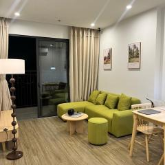 2Br Vinhomes Apt Balcony City view Cozy