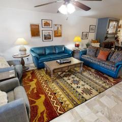 Ski View 10 - On Main Street - WiFi - Cable - Fireplace - Trailer Parking In Back - Patio with Gas Grill