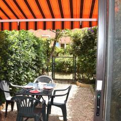 T2 rénové climatisé avec jardinet à 400m des plages - FR-1-610-97