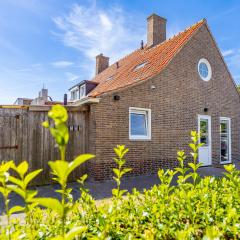 Studio 100 meter van het strand en centrum - eigen parkeerplaats.