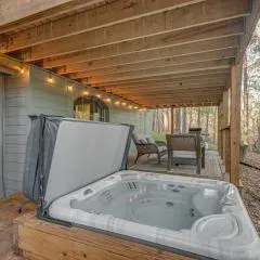 Mississippi Retreat w/ Hot Tub, Deck & Lake Views!