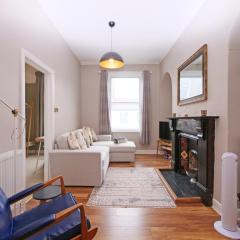 Fifth Quarter Apartment with Free Parking