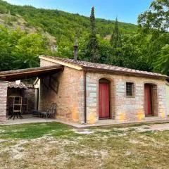 Piccolo Angolo di Paradiso, Sigillo, Montecucco