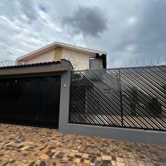 Casa com churrasqueira mr2