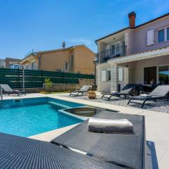 Breeze Holiday Home - Sea View