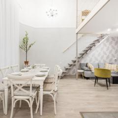 Spacious and charming apartment in the centre