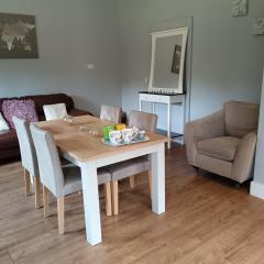 Victoria's Countryside Apartment