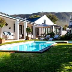 Sixteen Guesthouse on Main