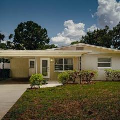 Comfy house walk to Stadium