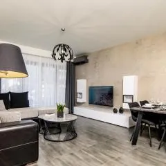 Flats Avenue 236- A