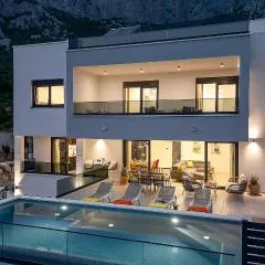 Awesome Home In Veliko Brdo With Wifi