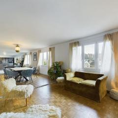 Appartement spacieux plein centre, 6 personnes, 3 chambres, 3 Salles de bain, superbe vue Château