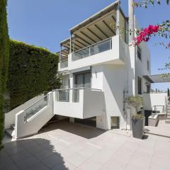 Luxury Holiday Home near the Sea