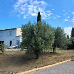 Maison entre vignes et piscine à 5 mn des plages !