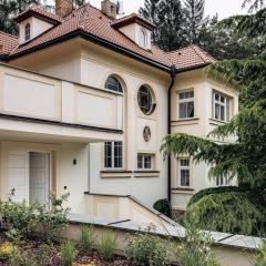 Vila Zlatý Slavík - Luxurious Villa with Spa