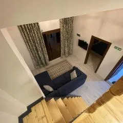 Uzungöl Nehir kenarında Doğa içinde merkezi konumda lüks BUNGALOV