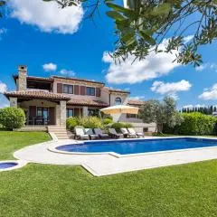 Villa De Flora by Interhome