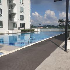 Kyu Residence lMÜSLIM HOMESTAYl at Bangi Gateway Service Apartment Wifi Netflix Air-Con in Every Room