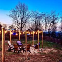 King Beds, Views, EasyRoads, PoolTable, Spa, Theater, Outdoor fun