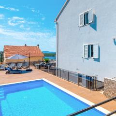 Lovely Apartment In Sibenik