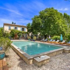 Mas provençal 14 personnes - parking privé