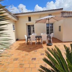 Maison Plain-Pied à Royan: 3 Chambres, Terrasse, Proche Plages, Calme sur Terrain de 500 m² - FR-1-71-106