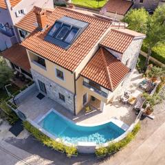 Casa Dika Pool & Lounge - Happy Rentals