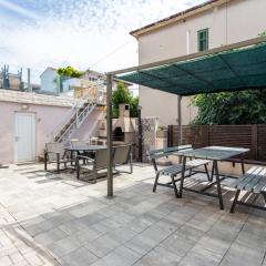 Beautiful luxury house w sea view & outside space