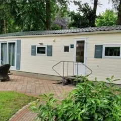 Gezellig 4-Persoons Chalet met Sfeervolle Tuin
