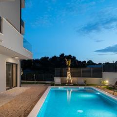 Luxury Villa David 2 heated pool