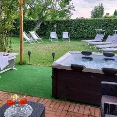 Awesome Home In Massarosa With Jacuzzi