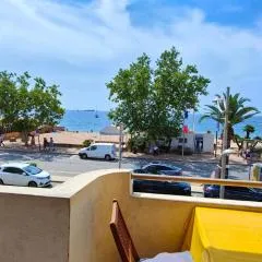 Charming beachfront studio in Fréjus Plage