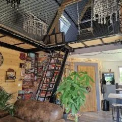 Chalet industriel avec filet et spa
