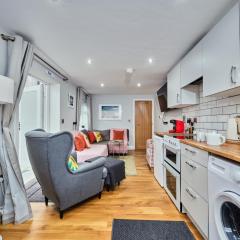 Princess Green 4 - Portrush by the Sea