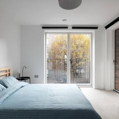 2 mins walk from UCL campus and London Stadium