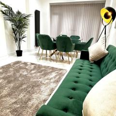 Spacious Luxury 2bd - Long Term
