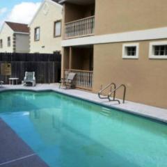 La Perla#2 Mid-island 2-3 minute walk to beach acc