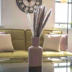 Cozy 2BR Retreat, London Rental!