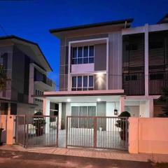 Kuala Selangor Moonlight Sweet Home Semi-D 30Pax