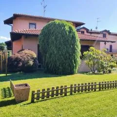ReBea, Porzione di villa con giardino