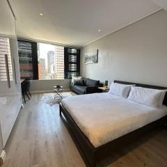 1311 Studio in Central Cape Town, Wi-Fi, pool, free parking