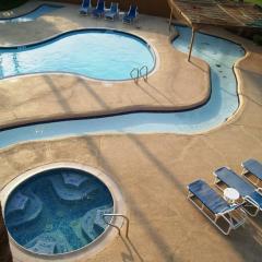 Parklane #105 2-3 minute walk to beach access