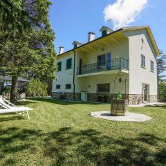 Cozy Home In Marsaglia With Kitchen
