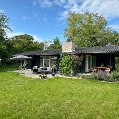 Nice Home In Tisvildeleje With Wifi