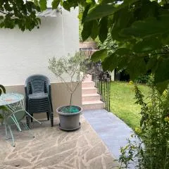 Maison Indépendante CHELLES , Paris Disney Proche JO 2024 Vaires sur Marne est a 10 minutes de Chelles des épreuves Olympique de canoé kayac 2 chambres