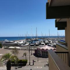 Nettuno apartment city center sea view