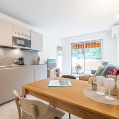 Appartement 2P rénové avec terrasse au Port de Nice