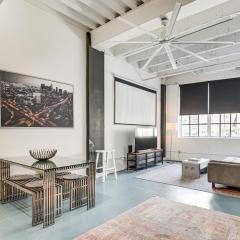 Downtown Los Angeles Condo with Rooftop Pool Access