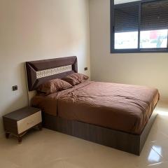 Mooie gemeubileerde appartement 4e etage midden in de stad