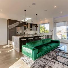 Modern 4 Bedroom Masterpiece With Rooftop Deck